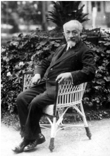 Fig. 10. The last photograph of Adolf Beck, taken just before the German invasion of Poland. Here he is sitting in the garden of his house in the Asnyka street (now Bohomoltsia Street) in Lwów. Picture by Bogusław Żernicki.